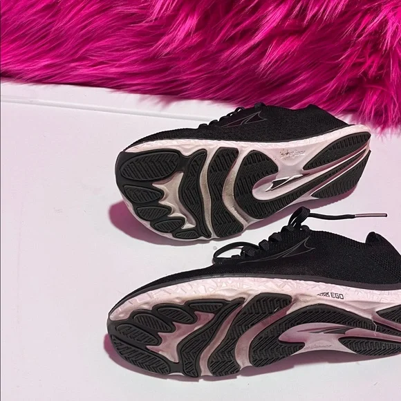 Altra Black and White Athletic Shoes - Picture 6 of 7